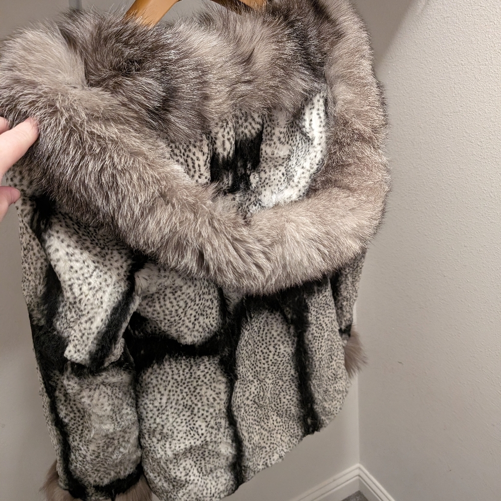 Coat - Picture 2 of 4